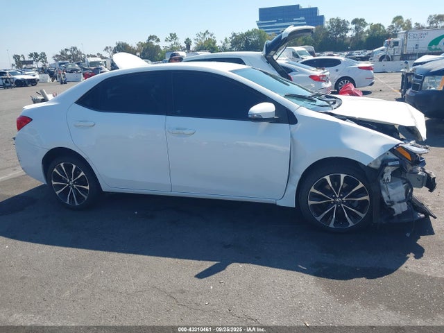 Toyota COROLLA SE 2017 5YFBURHE2HP610081 Image 14