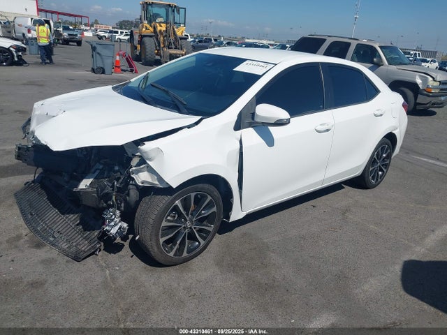 Toyota COROLLA SE 2017 5YFBURHE2HP610081 Image 2