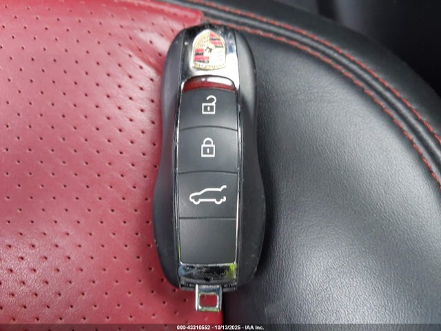 2018 PORSCHE MACAN WP1AA2A53JLB04892 Photo 10