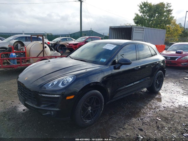 2018 PORSCHE MACAN WP1AA2A53JLB04892 Photo 1
