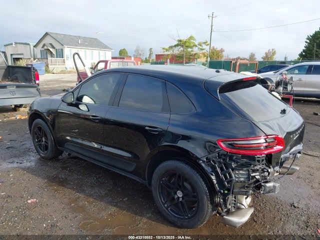 2018 PORSCHE MACAN WP1AA2A53JLB04892 Photo 2