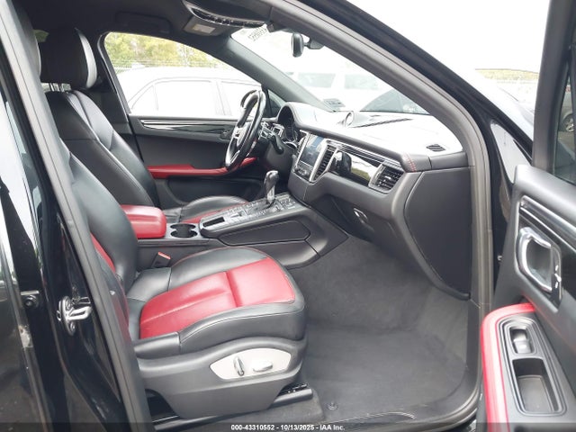2018 PORSCHE MACAN WP1AA2A53JLB04892 Photo 4
