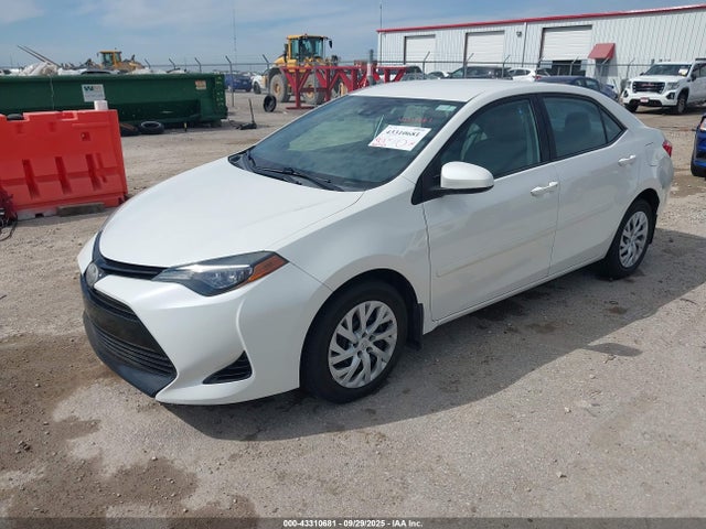 Toyota 2zr-fe 2018 5YFBURHE1JP777487 Image 2