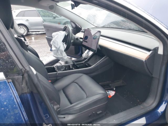 2018 TESLA MODEL 3 5YJ3E1EAXJF016960 Photo 4