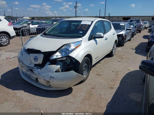 Nissan Leaf 2015 1N4AZ0CP8FC310199 Image 2