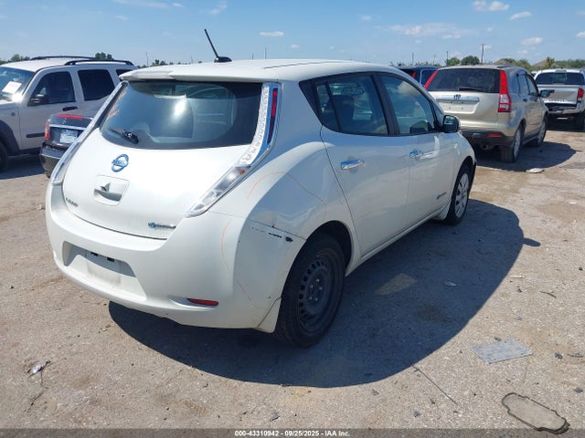 Nissan Leaf 2015 1N4AZ0CP8FC310199 Image 4
