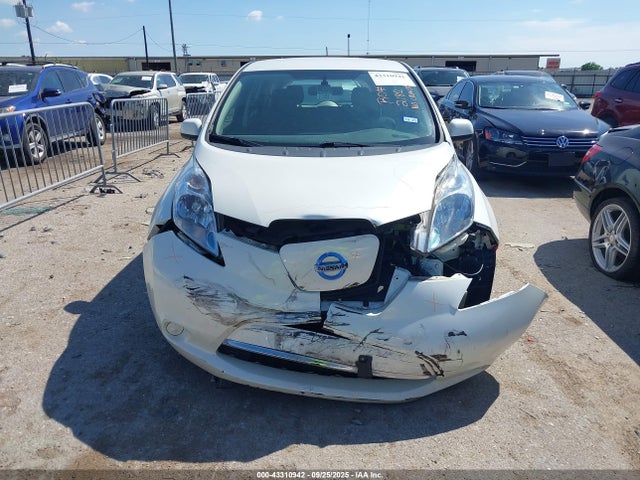 Nissan Leaf 2015 1N4AZ0CP8FC310199 Image 6