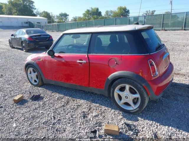 2005 MINI COOPER WMWRC33445TJ63574 Photo 2