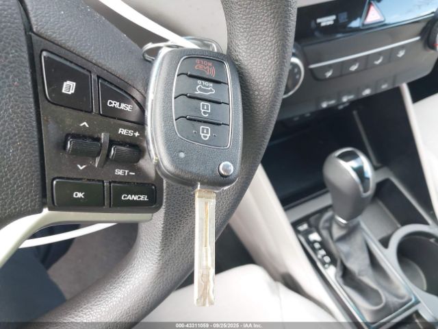 2019 HYUNDAI TUCSON KM8J2CA42KU063402 Photo 10