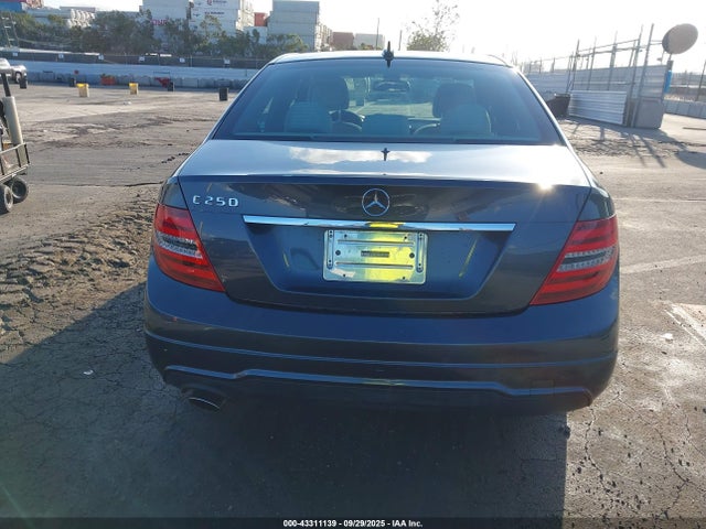Mercedes-Benz C-Class 2014 WDDGF4HB0EA961151 Image 17