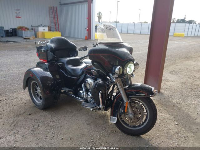 2011 HARLEY-DAVIDSON FLHTCUTG 1HD1MAM12BB856164