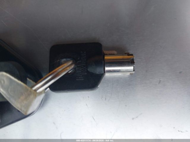 2011 HARLEY-DAVIDSON FLHTCUTG 1HD1MAM12BB856164 Photo 10