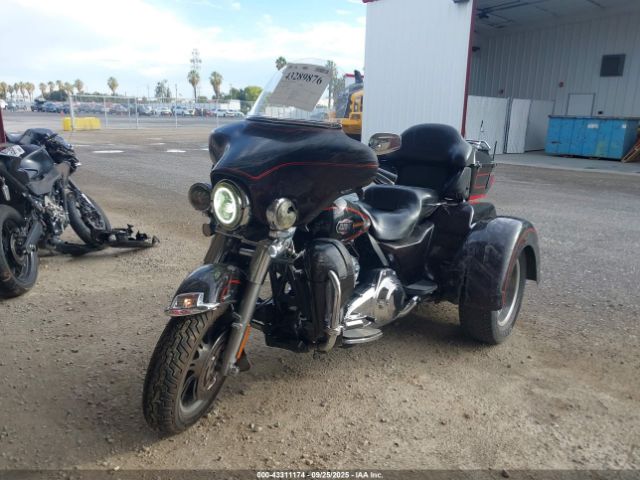2011 HARLEY-DAVIDSON FLHTCUTG 1HD1MAM12BB856164 Photo 1