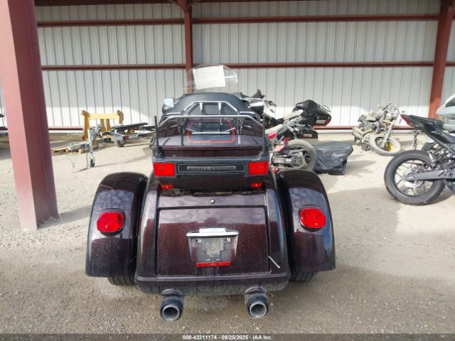 2011 HARLEY-DAVIDSON FLHTCUTG 1HD1MAM12BB856164 Photo 5