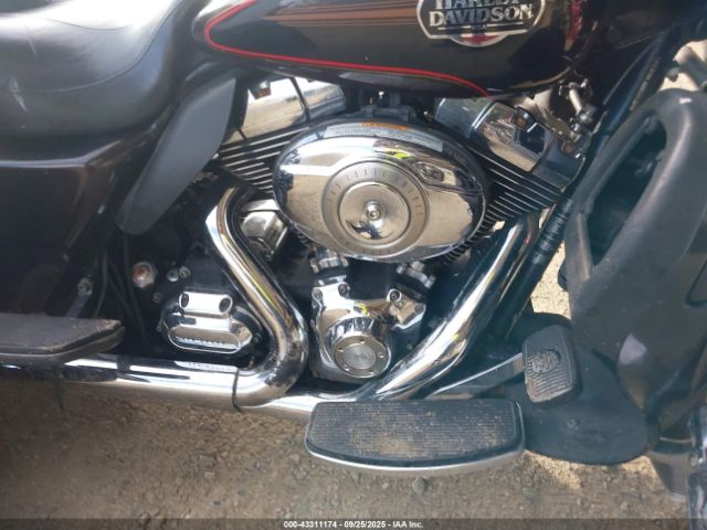 2011 HARLEY-DAVIDSON FLHTCUTG 1HD1MAM12BB856164 Photo 7