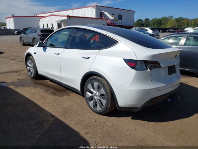 2023 TESLA MODEL Y 7SAYGAEE0PF853618 Photo 2