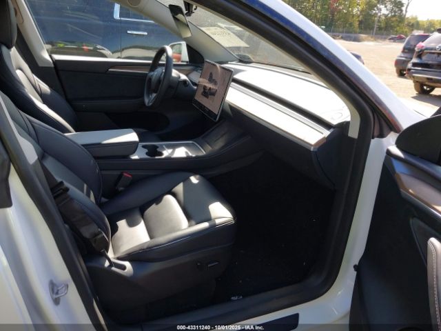 2023 TESLA MODEL Y 7SAYGAEE0PF853618 Photo 4