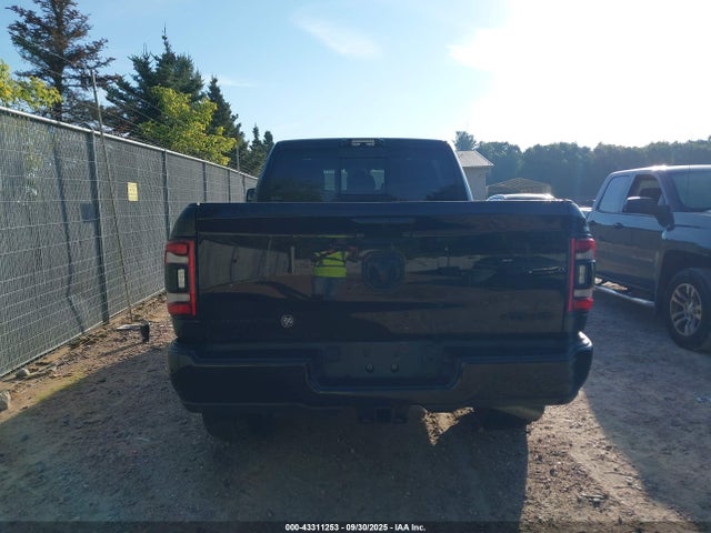 3C6UR5TL1NG214838 RAM 2500 Limited 4x4 6&#039;4 Box
