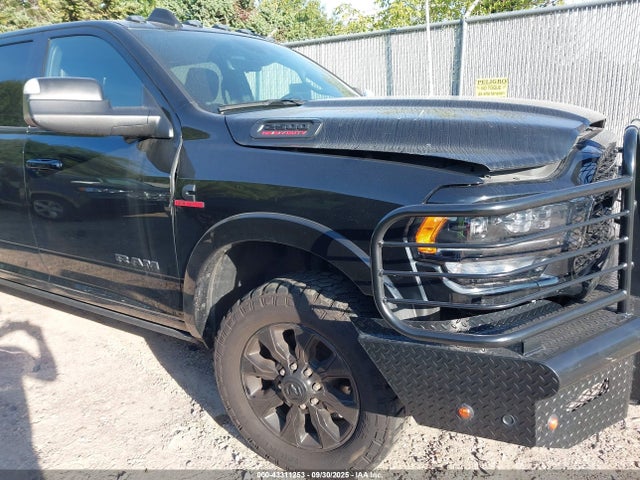 3C6UR5TL1NG214838 RAM 2500 Limited 4x4 6&#039;4 Box
