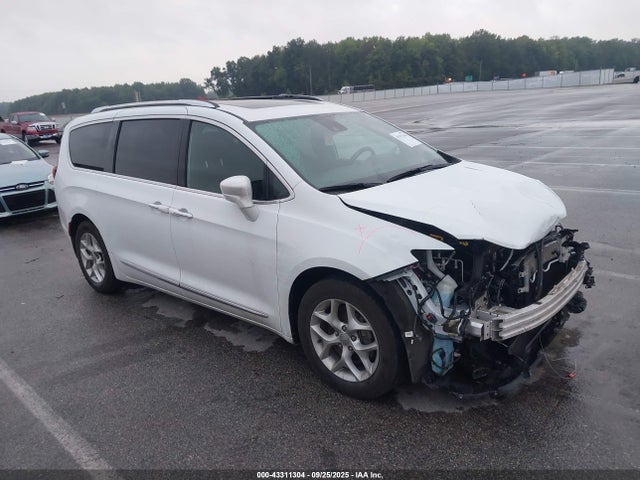 Продажа на аукционе авто 2019 Chrysler Pacifica 35th Anniversary Touring L Plus, vin: 2C4RC1EG7KR746254, номер лота: 43311304