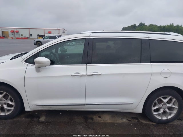 Продажа на аукционе авто 2019 Chrysler Pacifica 35th Anniversary Touring L Plus, vin: 2C4RC1EG7KR746254, номер лота: 43311304