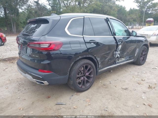 2021 BMW X5 5UXCR6C03M9E34529 Photo 3