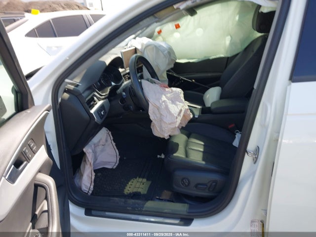 2017 AUDI A4 WAUGMAF4XHA175099 Photo 4