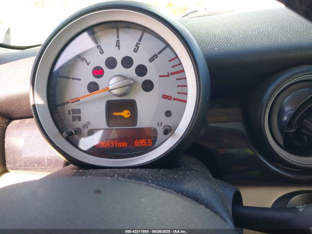 2008 MINI COOPER S CLUBMAN WMWMM33578TP88037 Photo 6