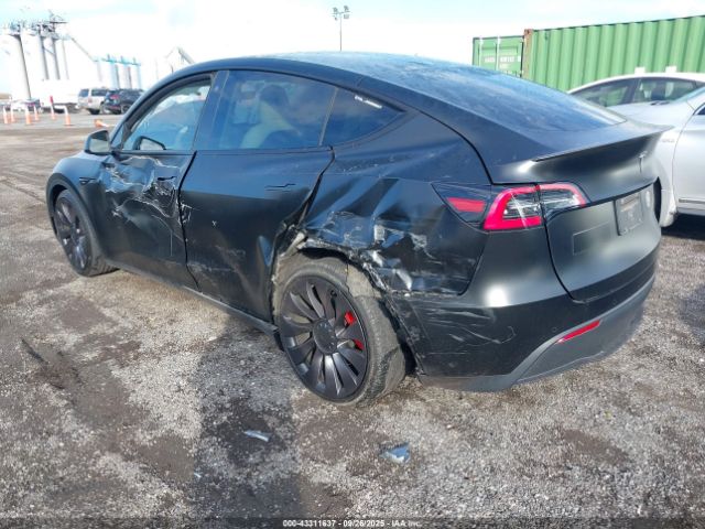 2021 TESLA MODEL Y 5YJYGDEFXMF124612 Photo 2