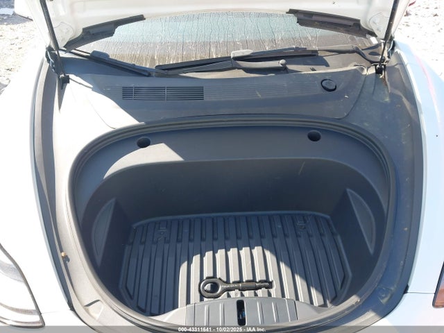Tesla 2023 2023 5YJ3E1EA3PF457807 Image 10