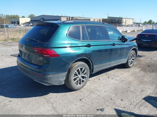 Продаж на аукціоні авто 2018 Volkswagen Tiguan 2.0t S, vin: 3VV0B7AX9JM112536, номер лоту: 43311818