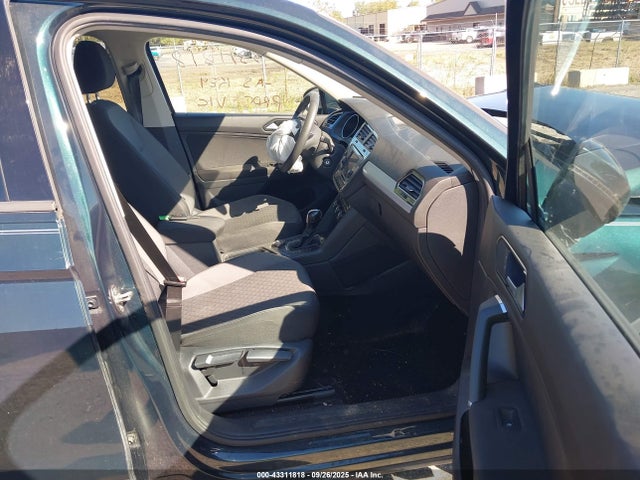 Продаж на аукціоні авто 2018 Volkswagen Tiguan 2.0t S, vin: 3VV0B7AX9JM112536, номер лоту: 43311818