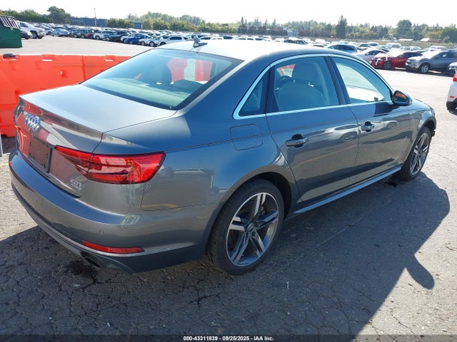 2017 AUDI A4 WAUENAF49HN017267 Photo 3