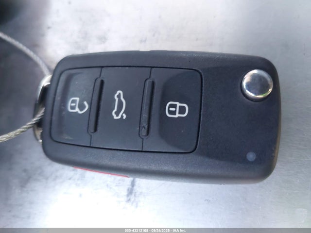 Volkswagen 2015 2015 1VWBT7A3XFC038468 Image 11