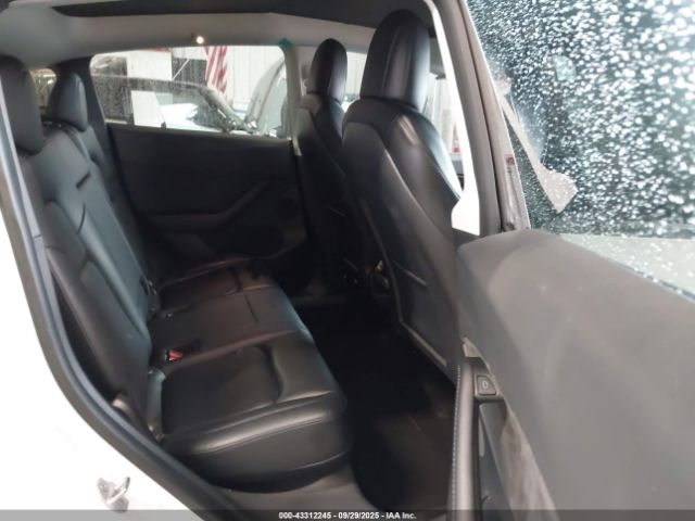 2021 TESLA MODEL Y 5YJYGDEF7MF268781 Photo 7