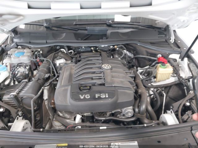 2016 VOLKSWAGEN TOUAREG WVGEF9BP5GD002473 Photo 9