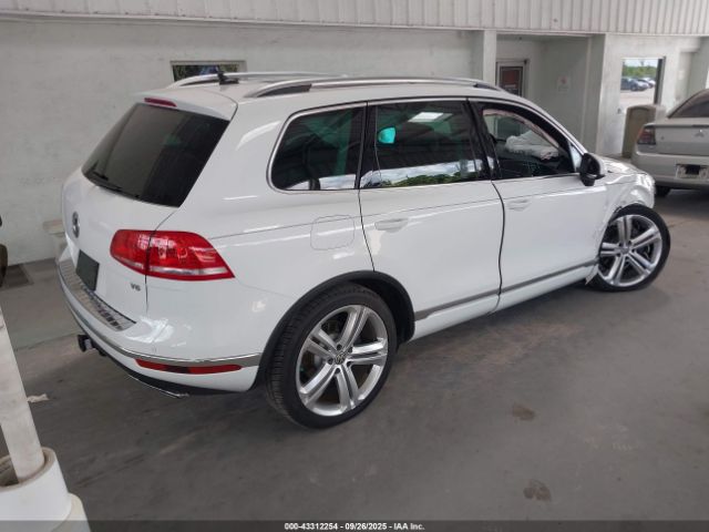 2016 VOLKSWAGEN TOUAREG WVGEF9BP5GD002473 Photo 3