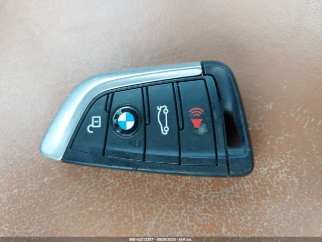 2018 BMW X3 5UXTR9C58JLD72802 Photo 10