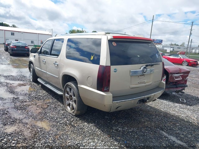 2008 CADILLAC ESCALADE ESV 1GYFK66858R216528 Photo 2