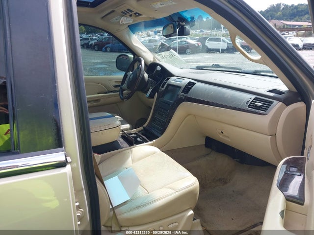 2008 CADILLAC ESCALADE ESV 1GYFK66858R216528 Photo 4