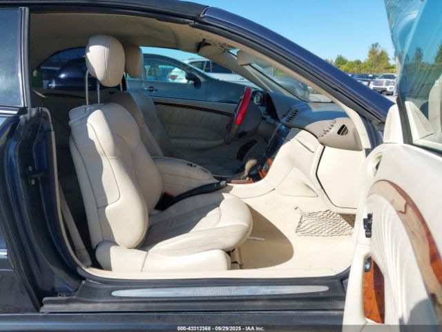 2007 MERCEDES-BENZ CLK 550 WDBTK72F47F223553 Photo 4