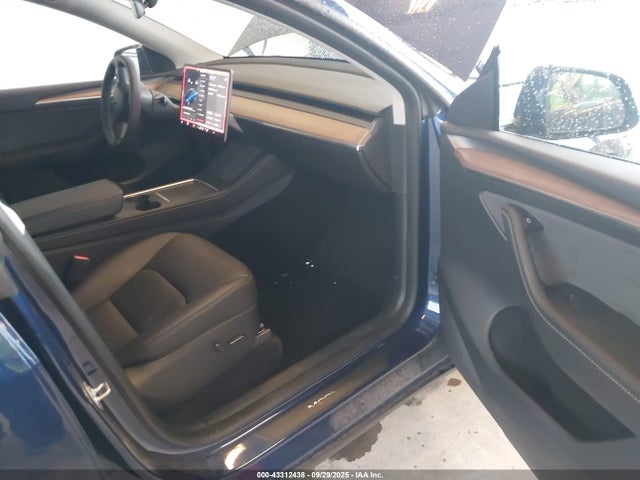 2023 TESLA MODEL Y 7SAYGDEE2PF965905 Photo 4