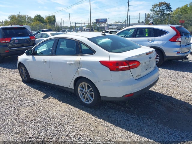 Ford 2016 2016 1FADP3F22GL207124 Image 3