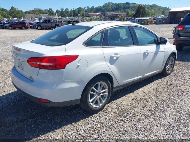 Ford 2016 2016 1FADP3F22GL207124 Image 4