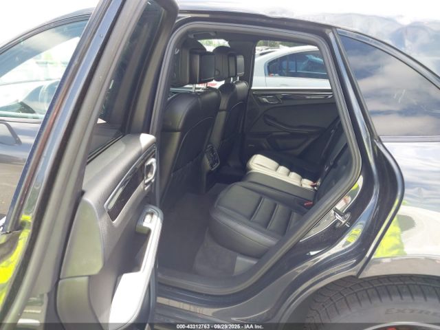 2017 PORSCHE MACAN WP1AG2A53HLB50392 Photo 7