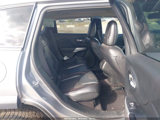 43312875 :رقم المزاد ، 1C4PJMBXXJD598055 vin ، 2018 Jeep Cherokee Trailhawk 4x4 مزاد بيع