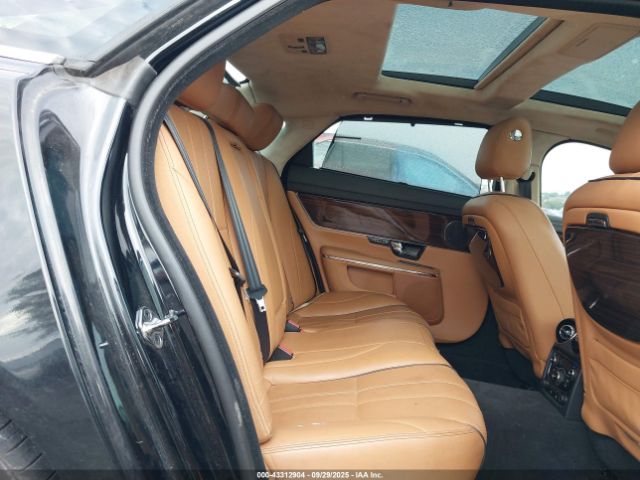 2011 JAGUAR XJ SAJWA2GB8BLV12313 Photo 7