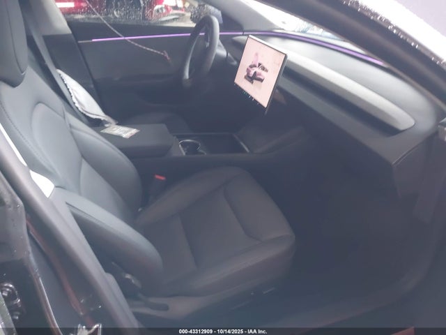 2025 TESLA MODEL 3 5YJ3E1EA0SF044591 Photo 4