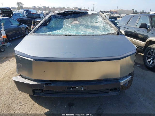 Tesla Cybertruck 2024 7G2CEHED0RA040175 Image 12