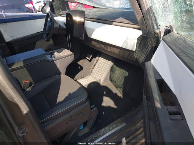 Tesla Cybertruck 2024 7G2CEHED0RA040175 Image 5
